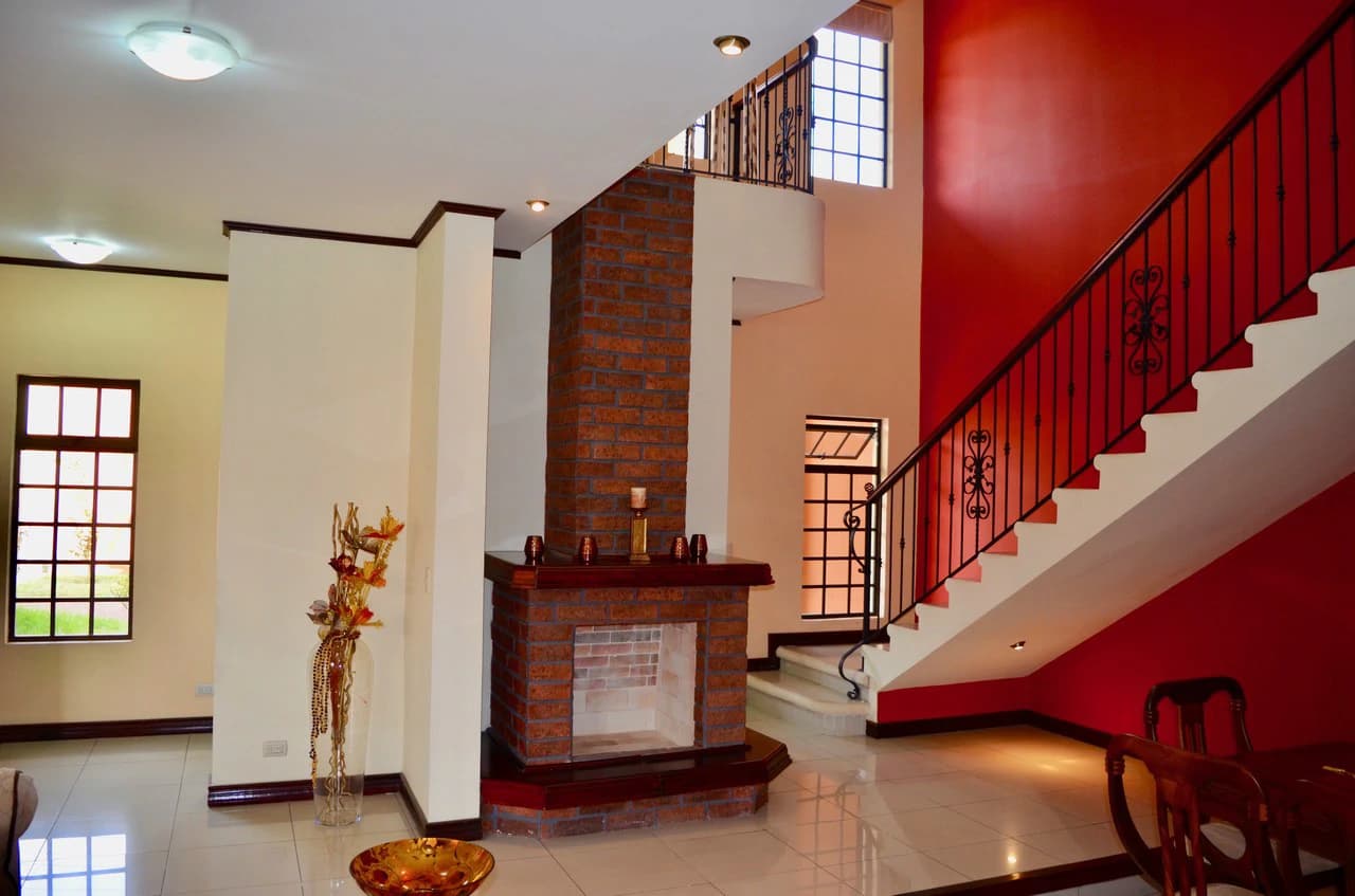 Gorgeous 4 Bedroom house for sale in Santo Domingo de Heredia - photo 3