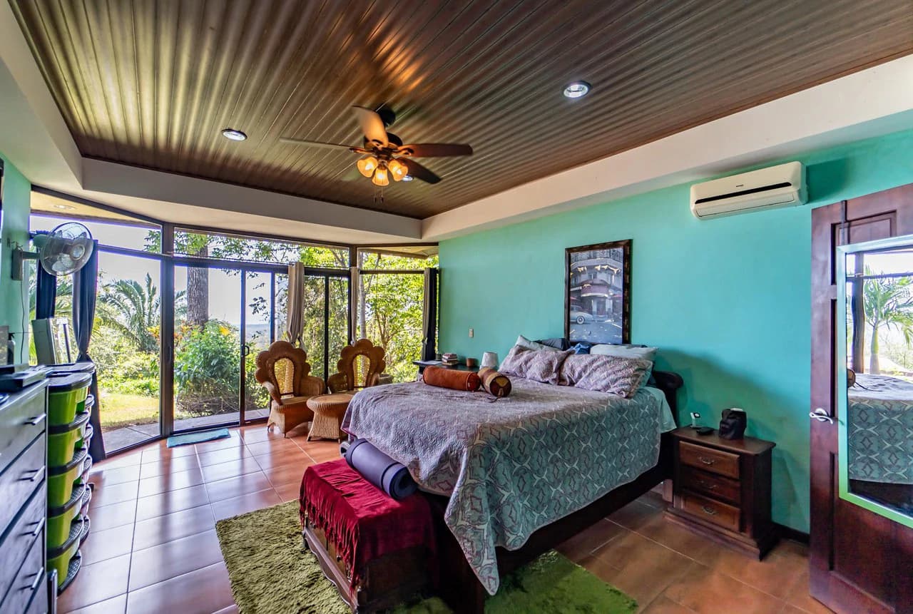 Casa Jardin: Ocean View SFH with Guest House and Extra Lot - photo 18