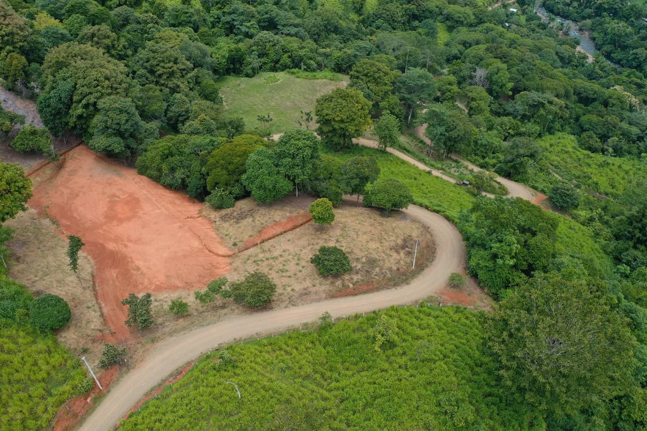 Playa Dominical Mountain Farming Property