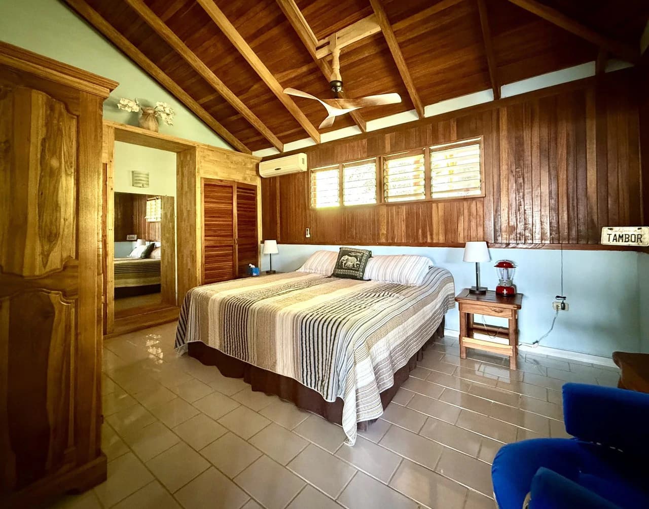 CASA DE LAPAS - OCEAN VIEW: Could you live at the Top of a Mountain in Costa Rica? Because.... now you can! Billion dollar views and LARGE ACREAGE for only $1 Million USD. - photo 34