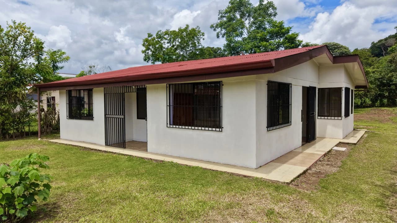 House For Sale in Daniel Flores