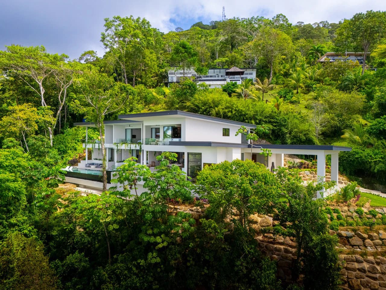 Acqua Blu: Mountain House For Sale in Escaleras - photo 3