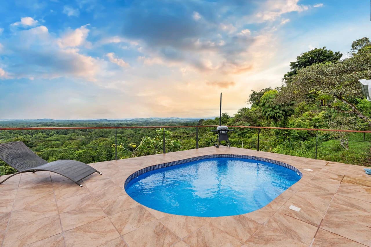 Casa Sol: Exceptionally Private Home with Panoramic Ocean, Mountain & Sunset Views - photo 4