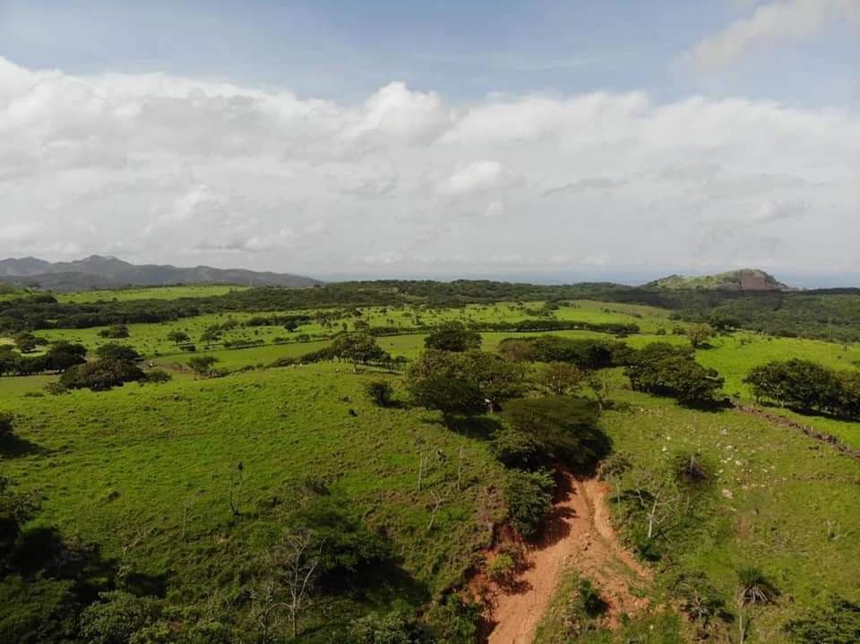 Finca Los Angeles: JUST REDUCED ! 281 Acre Farm with River, Lake, and Sunset views - photo 9