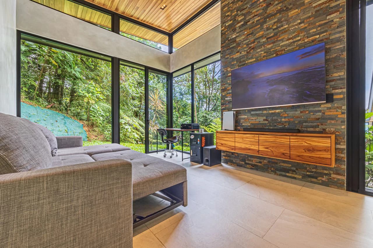 Casa Koules: Architectural 5-Bedroom Oceanview Estate in Prestigious Costa Verde Estates - photo 44