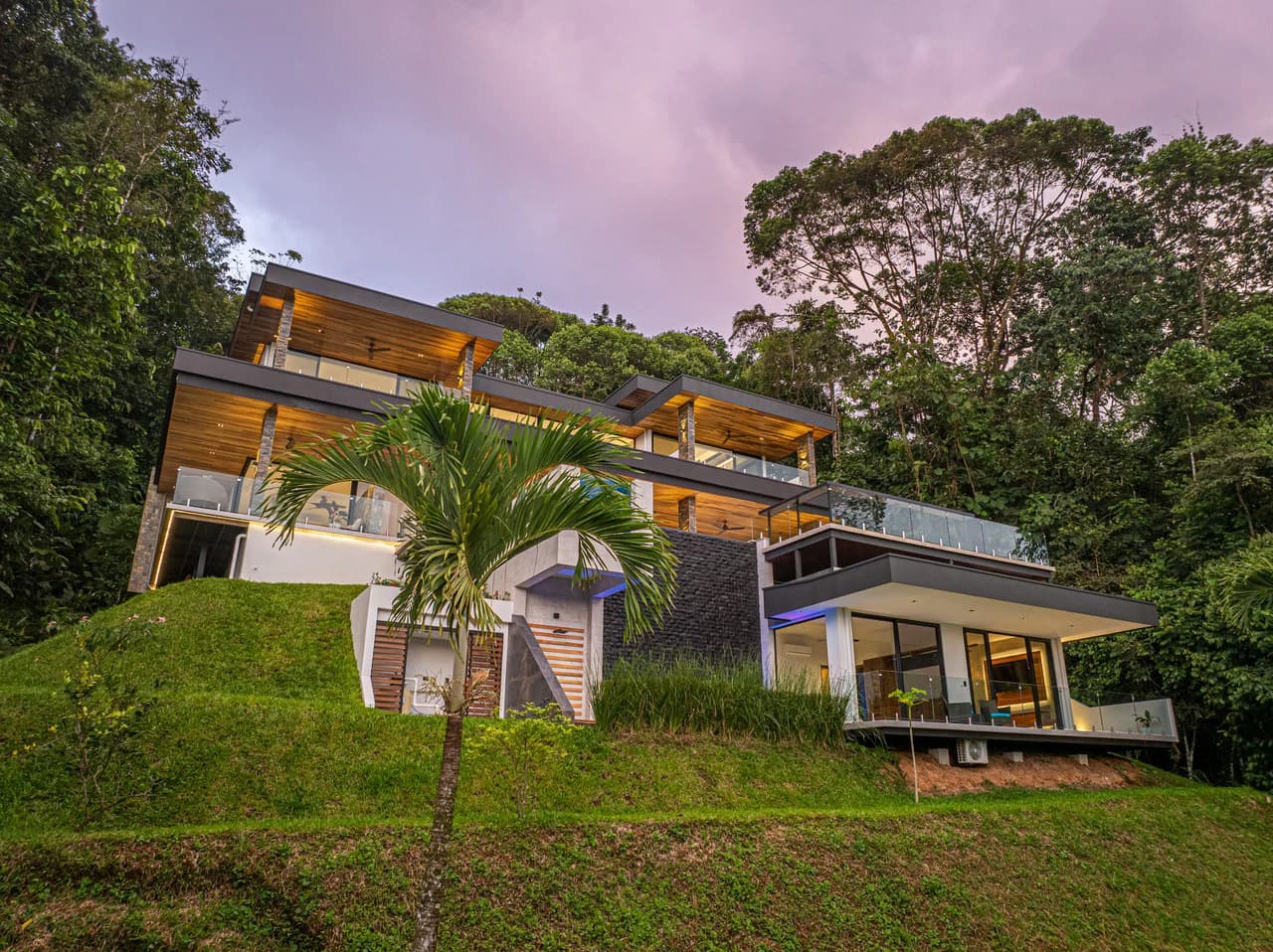 Casa Koules: Architectural 5-Bedroom Oceanview Estate in Prestigious Costa Verde Estates - photo 76