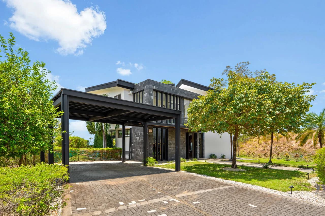 Casa Hijau: Modern Ocean-View Surf Home in Marbella - photo 36