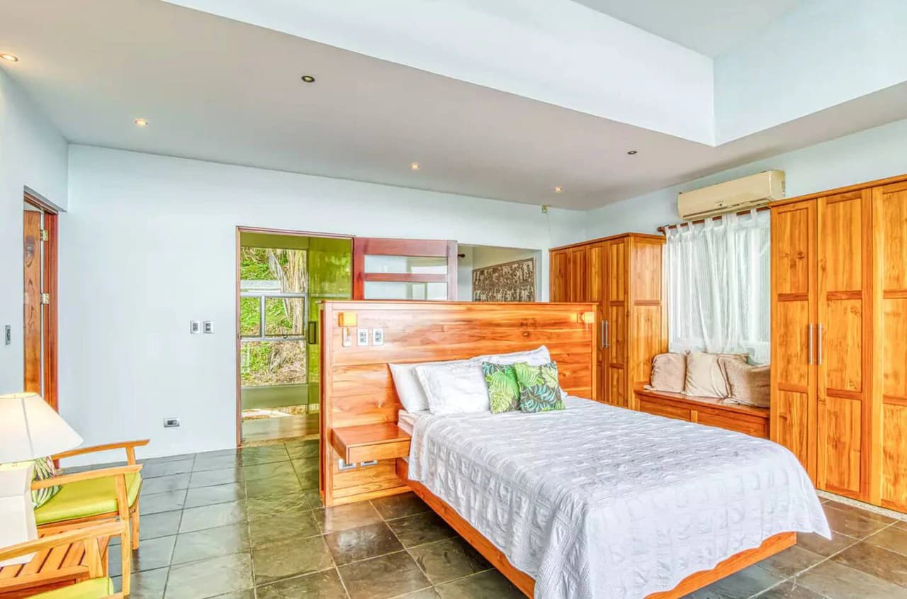 2.4 ACRES – 3 Bedroom Main Home Plus 1 Bedroom Casita And Cabina, Luxury Ocean View Property, 15min to Dominical!!: Near the Coast and Mountain House For Sale in Lagunas - photo 20