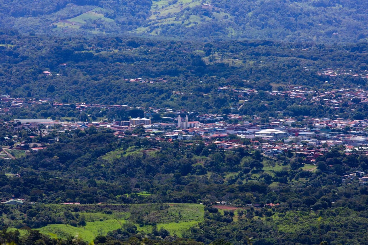 12 Acre Fruit Farm Above San Isidro City Lights Chirripó Views and Deep Well Water - photo 3