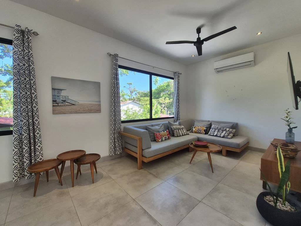 Casa Joya: Turnkey Modern Home with pool – Prime Location & Rental Income - photo 21
