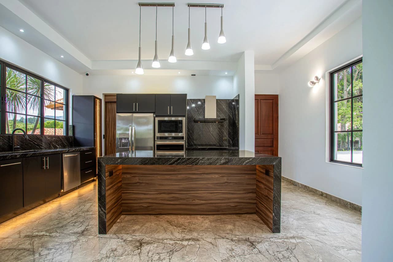 Modern Home for Sale in Atenas, Costa Rica - photo 9