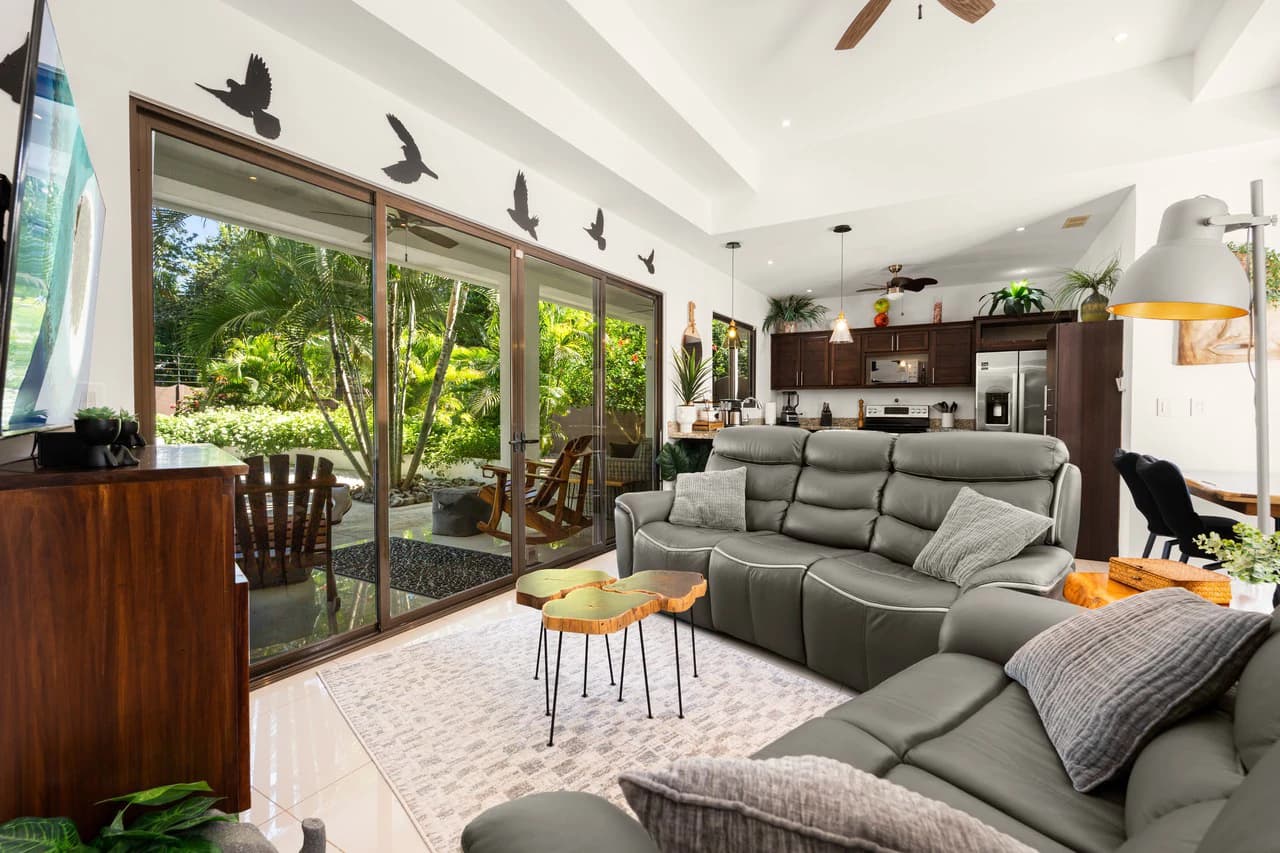 Casa Suerte: Modern 2-Bedroom Tropical Home with Pool Near Playa Potrero and Flamingo Marina - photo 2