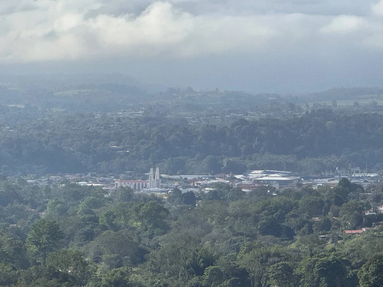 Stunning 2.4 Acre Property in Quebradas San Isidro del General - photo 4