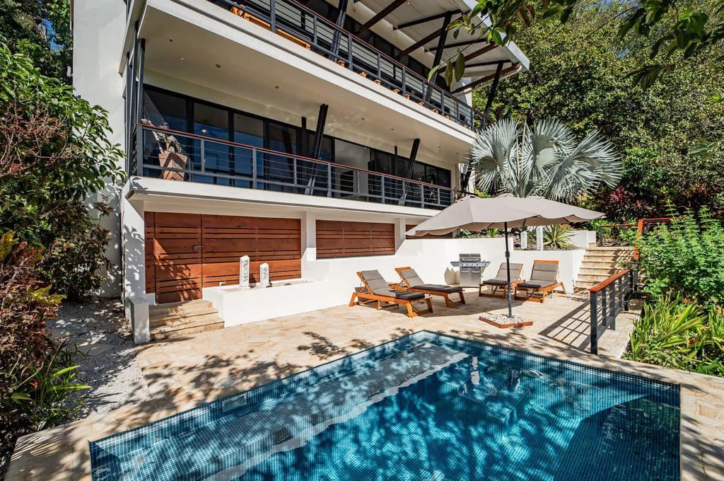 Casa Que Pasa: Exquisite Contemporary Hillside Home in a 1.6-acre Property Overlooking The Pacific Ocean - Enjoy Coastal Living in a Prime Location - photo 6