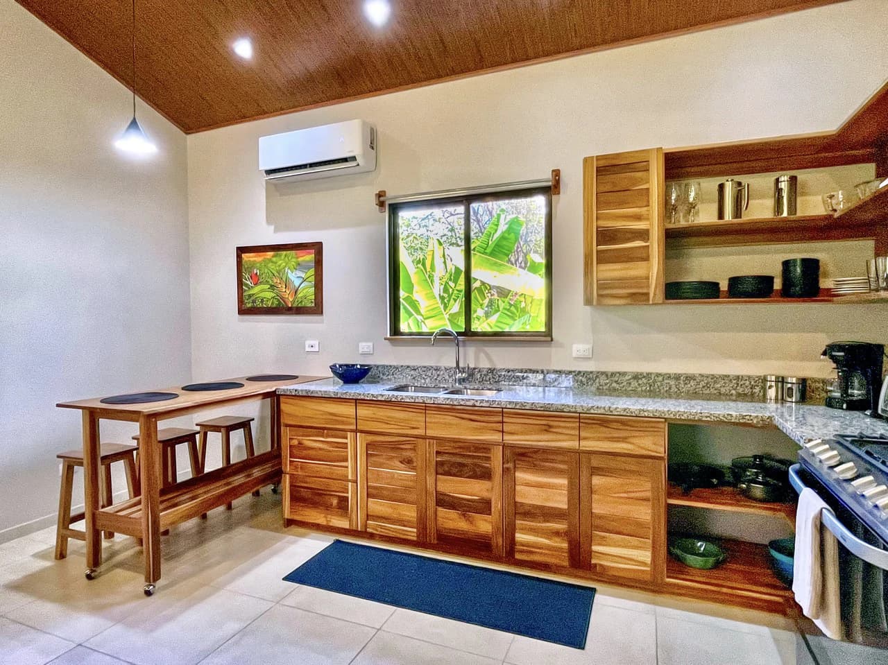 .075 ACRES – 2 Bedroom New Construction Home, Walk to the River, 5min to Playa Matapalo, 15min to Dominical!!!! - photo 11