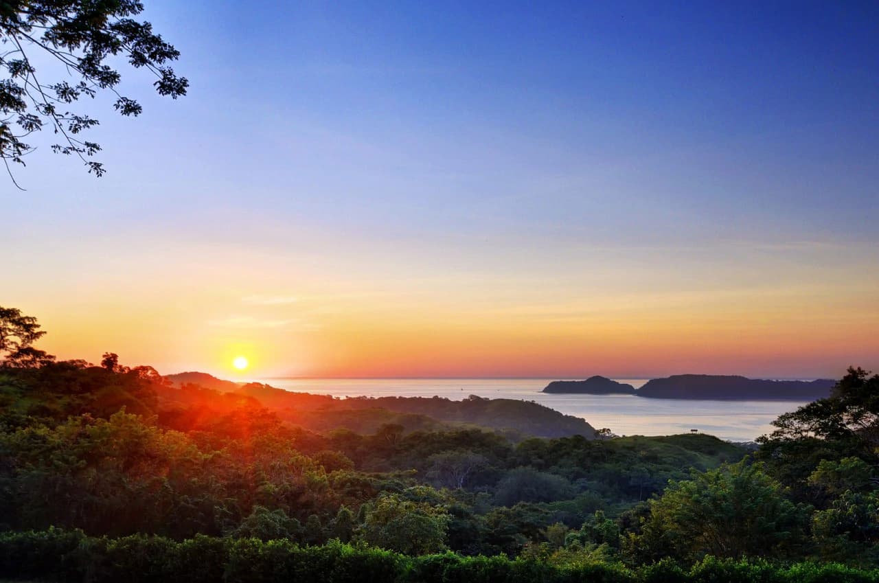 Near the Coast, Oceanfront and Riverfront Agricultural Land For Sale in Papagayo Gulf
