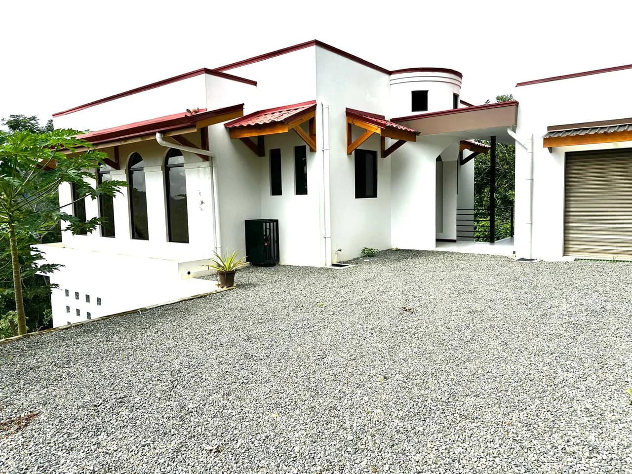 HOLOS Community Modern 2-Bedroom Mountain Home with Diamante Waterfall Views - photo 1