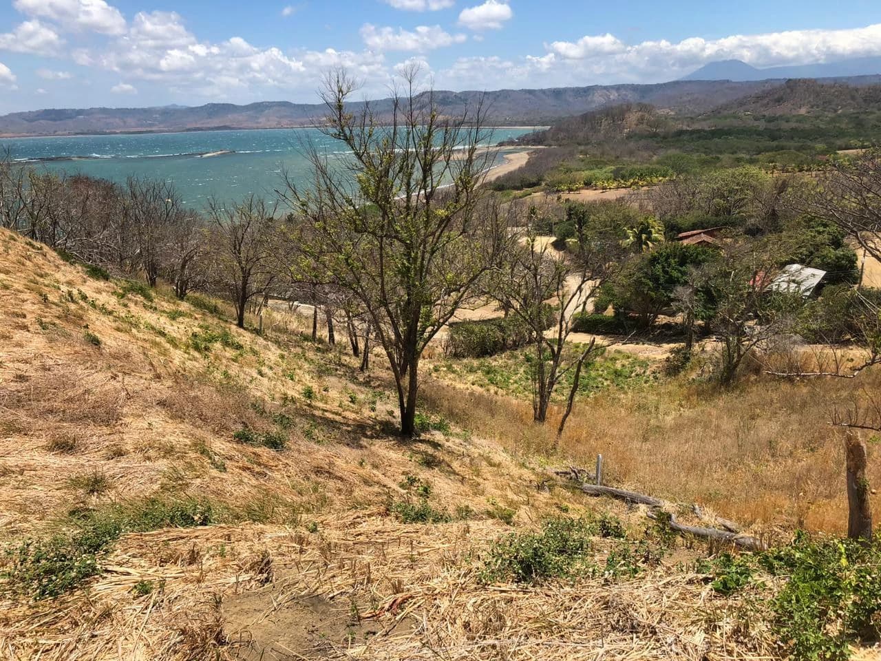 Prime ocean view property for sale, just 70 meters from the public beach area - photo 3