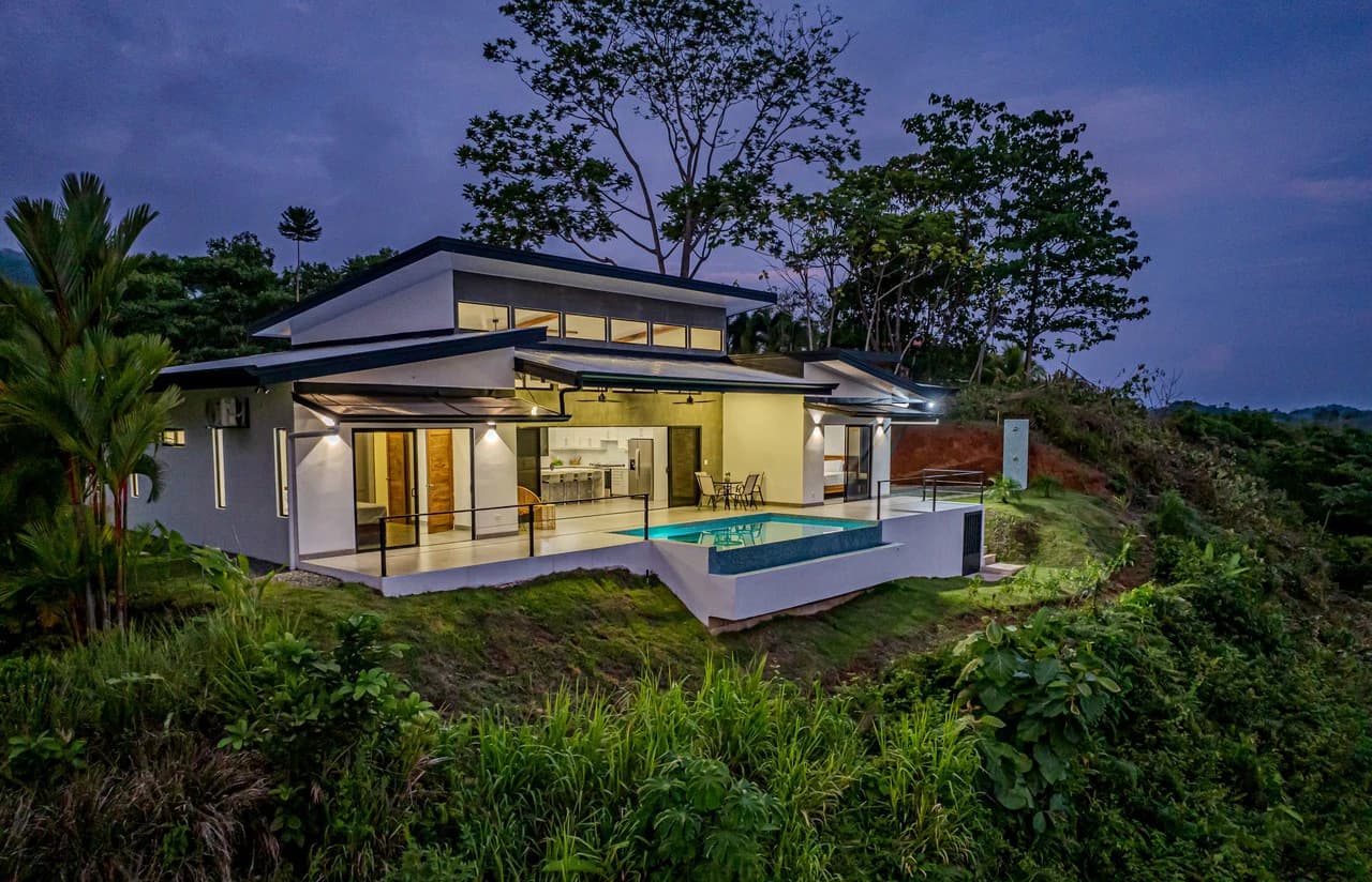 CHONTALES NEW VILLA WITH PANORAMIC OCEAN AND MOUNTAINS VIEWS: Mountain Villa For Sale in Ojochal - photo 42