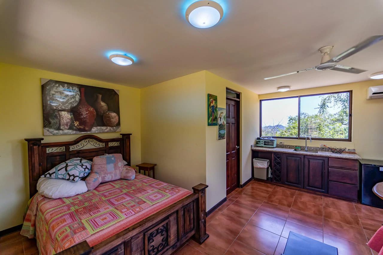 Casa Jardin: Ocean View SFH with Guest House and Extra Lot - photo 9