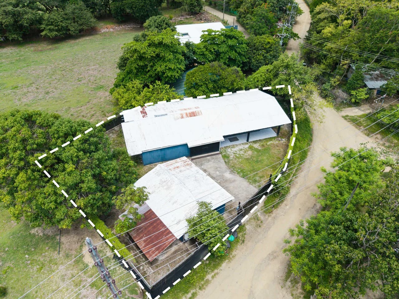 Potrero Fixer Upper: Fully Serviced 500 m² Lot - photo 2