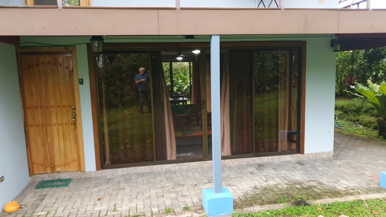 2 Bedroom home with lake and volcano view - photo 12