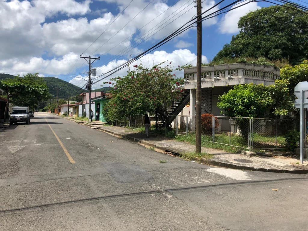 Corner lot in the Center of Nicoya - photo 2