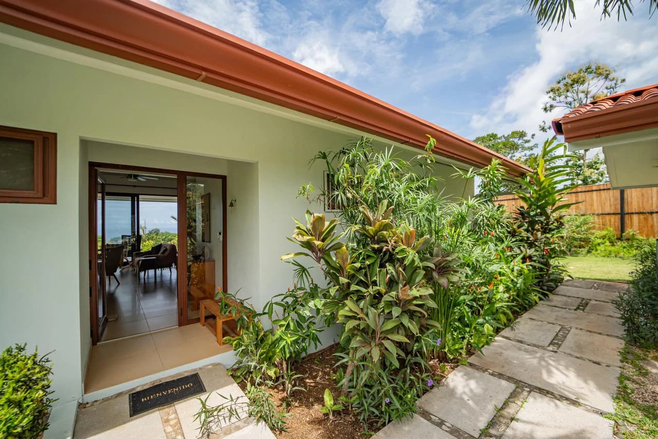 Casa Cavalier: 3BR Ocean View Mountain Home with Studio Apartment - photo 10