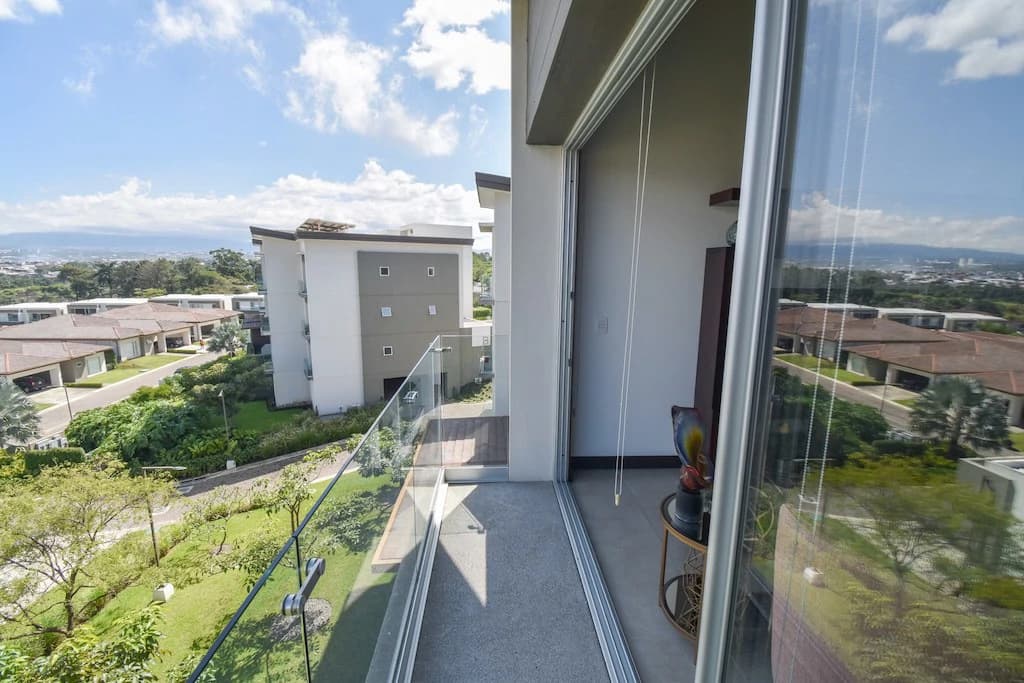 Penthouse con Línea Blanca de 3 habitaciones en Escazú: Apartment For Sale in Guachipelín - photo 11