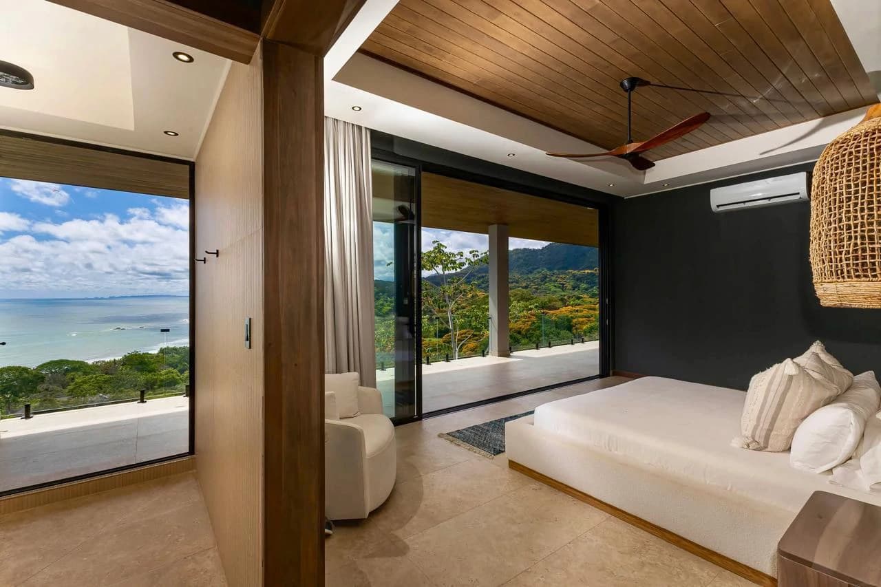 Luxurious 5 Bedroom Coastal Estate Dominical - photo 30