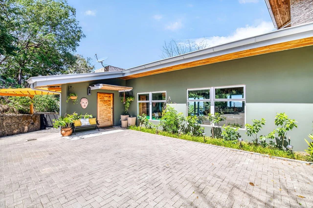 Casa Pochote: Artisan Luxury Villa Near Tamarindo | Pool, Jacuzzi & Langosta Beach Club Membership Included - photo 60