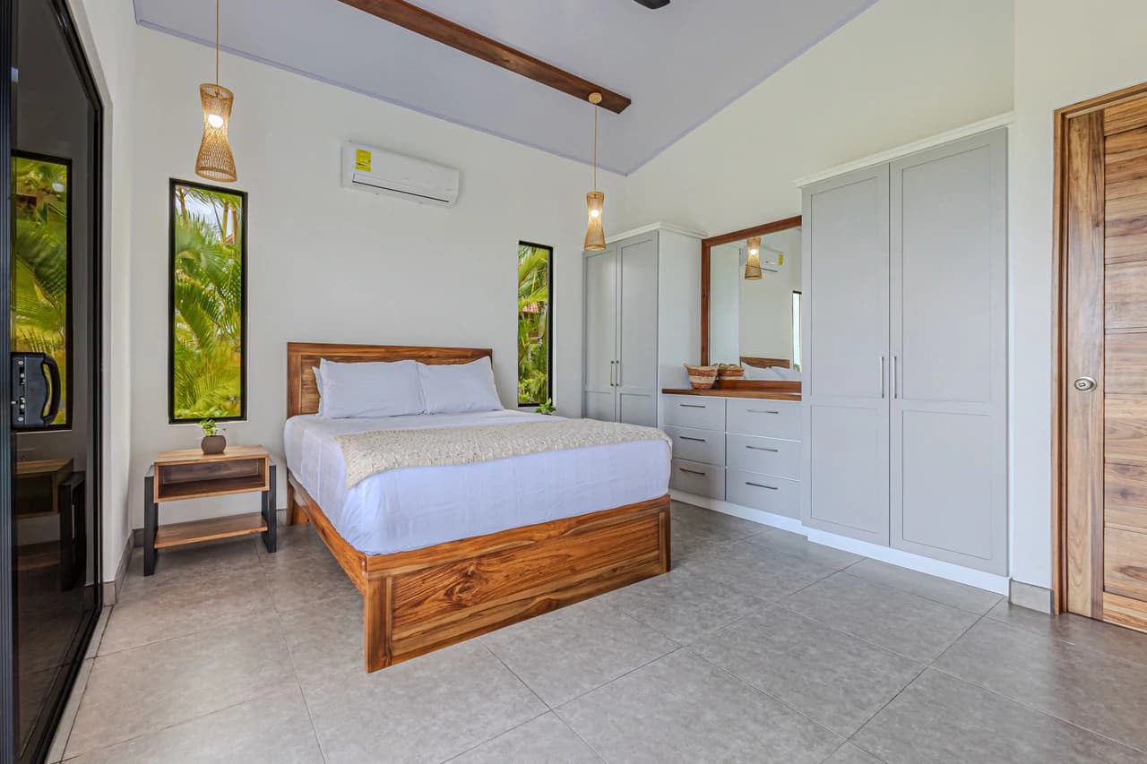 CHONTALES NEW VILLA WITH PANORAMIC OCEAN AND MOUNTAINS VIEWS: Mountain Villa For Sale in Ojochal - photo 34