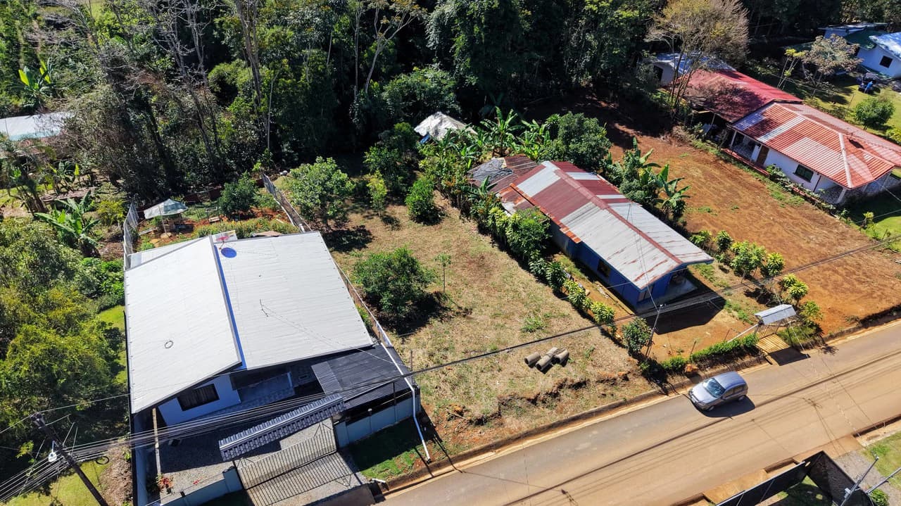 Countryside Home Construction Site For Sale in Santa Elena