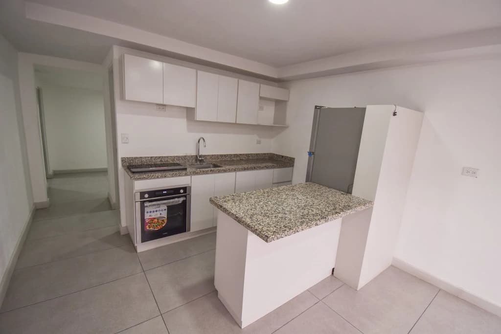 Apartamento con Línea Blanca de 1 Habitación en Barrio Escalante: Apartment For Sale in Barrio Escalante