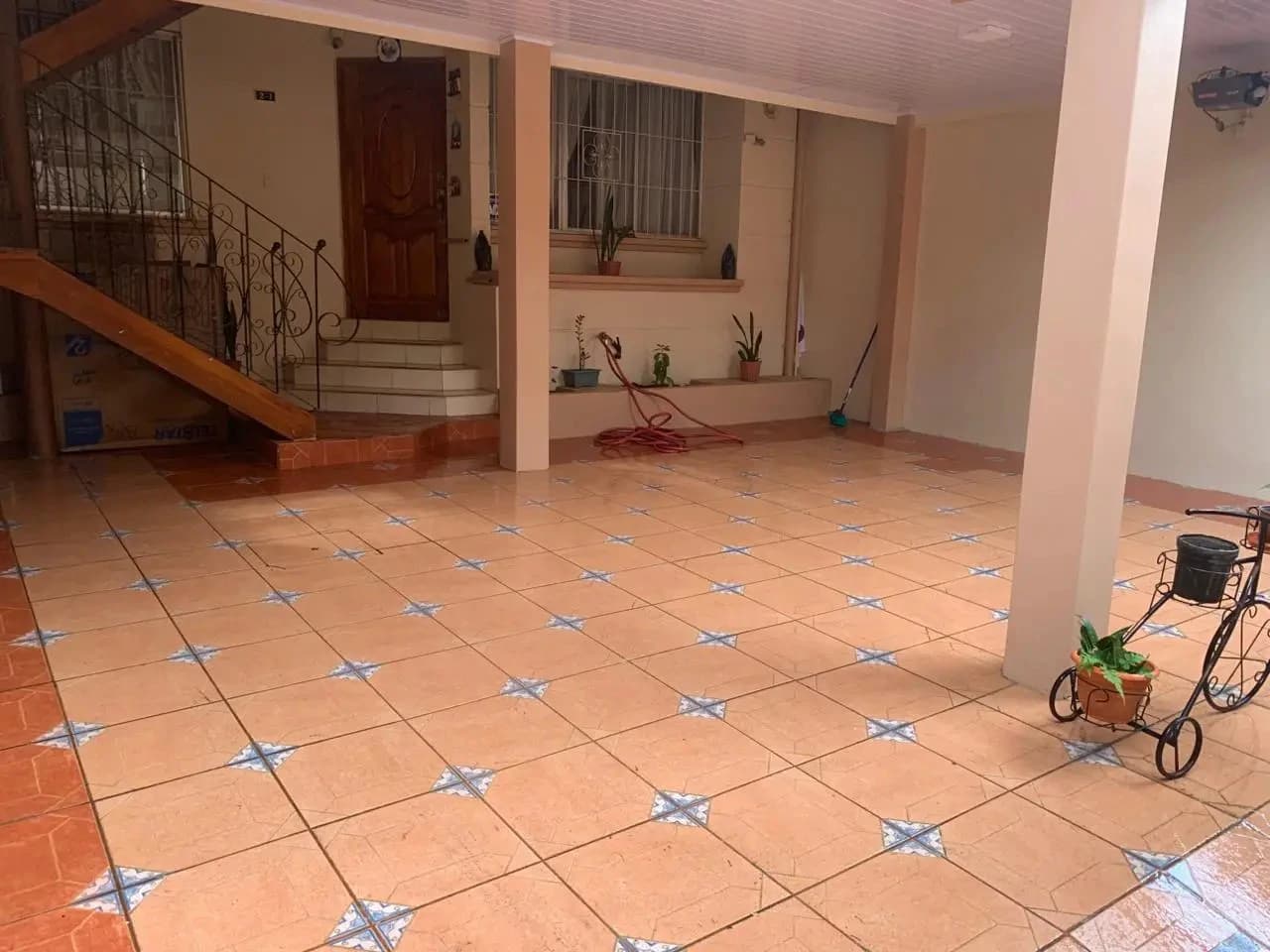 Spacious 6-Bedroom Family Home in Residencial Saint Clare, Moravia - photo 34