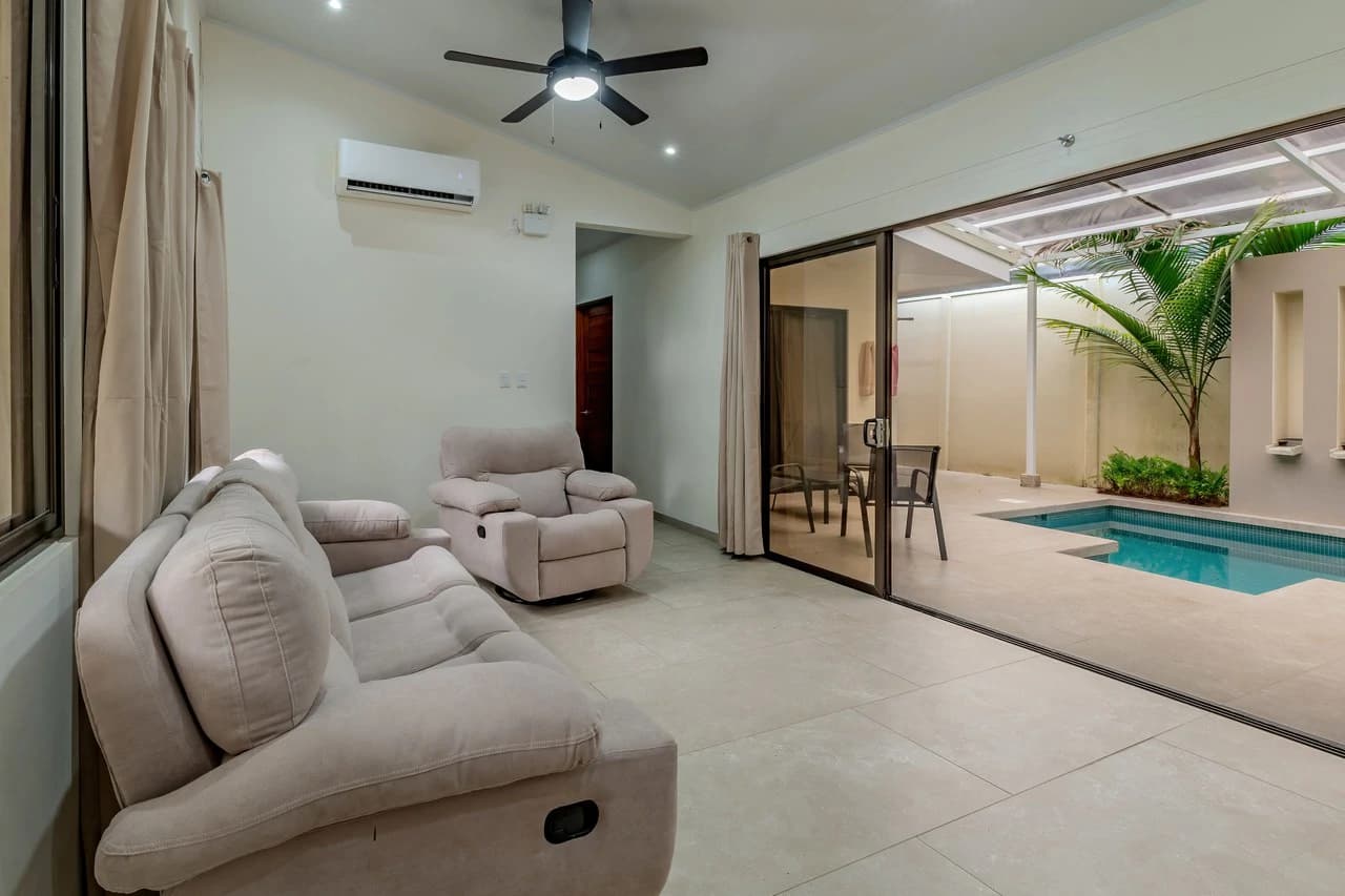 Modern 3-Bedroom Home Near Marino Ballena National Park – Central Uvita - photo 4