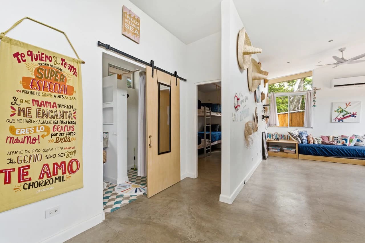 Surf Shack: Ocean-View Property with Home and Development Potential - photo 10