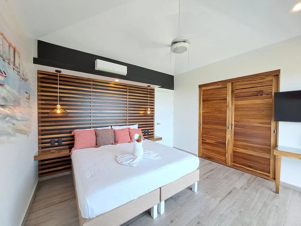 Villa Caribe & Lodge: Luxury Caribbean-Style Retreat with Stunning Ocean and Jungle Views, 3 High-End Lodges & Elegant Main Residence - photo 26