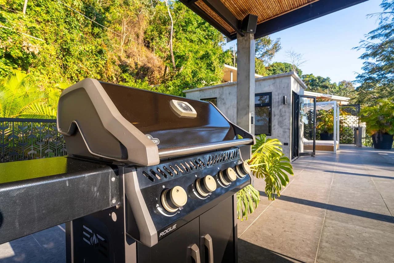 Casa Moon Diablo: Iconic Ocean View Luxury Estate with Infinity Pool, Rooftop Patio, Gym & Sauna in Manuel Antonio - photo 68