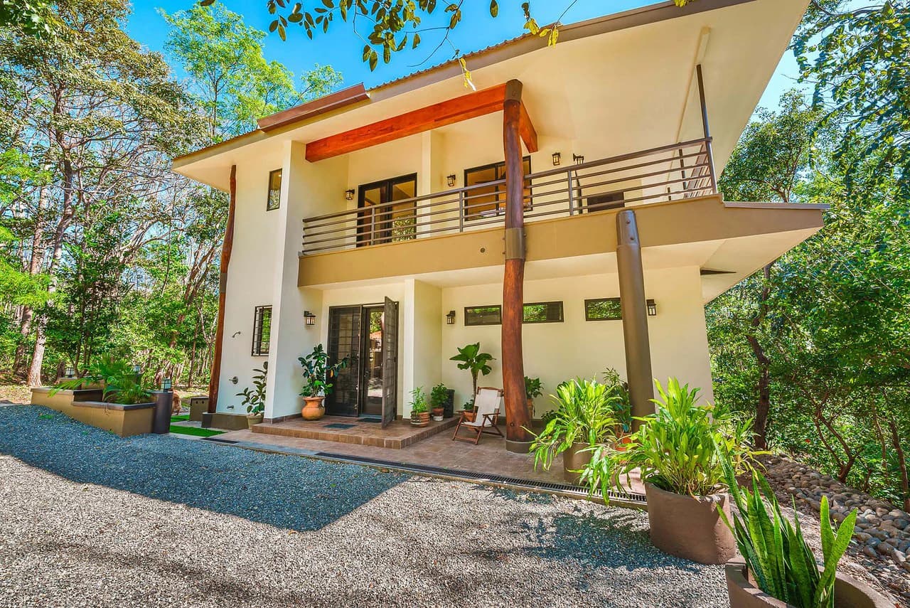 Casa Almendro: Luxury, Comfort and Privacy in the Forest