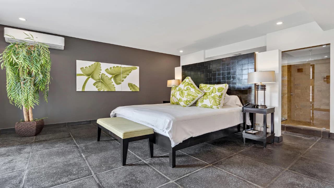 Panoramic Condos 26A: Live in the number one luxury development with private beach in the national reserve of Manuel Antonio - photo 15