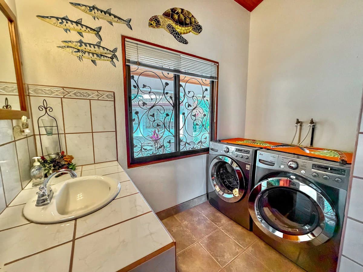 3.64 ACRES - 3 Bedroom Home With Expansive Ocean Views, Multiple Areas to Build, Public Road With Commercial Potential, 10min to the Beach!! - photo 30