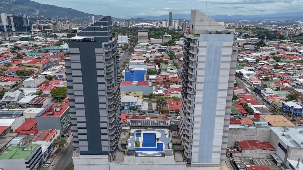 Apartment For Sale in Paseo Colon - photo 2