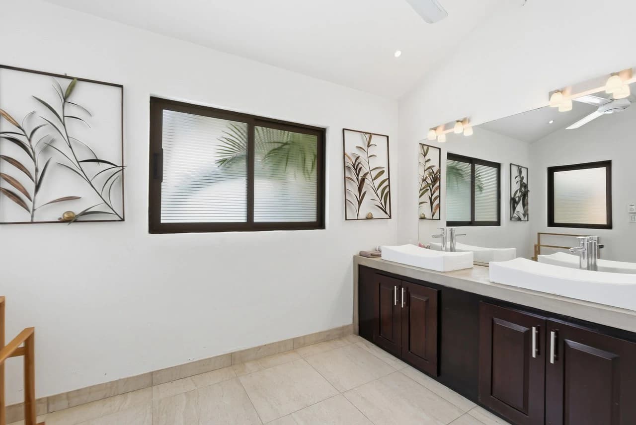 Casa Plumeria: Tropical 4-Bedroom Retreat with Pool Just Steps to Potrero Beach - photo 10
