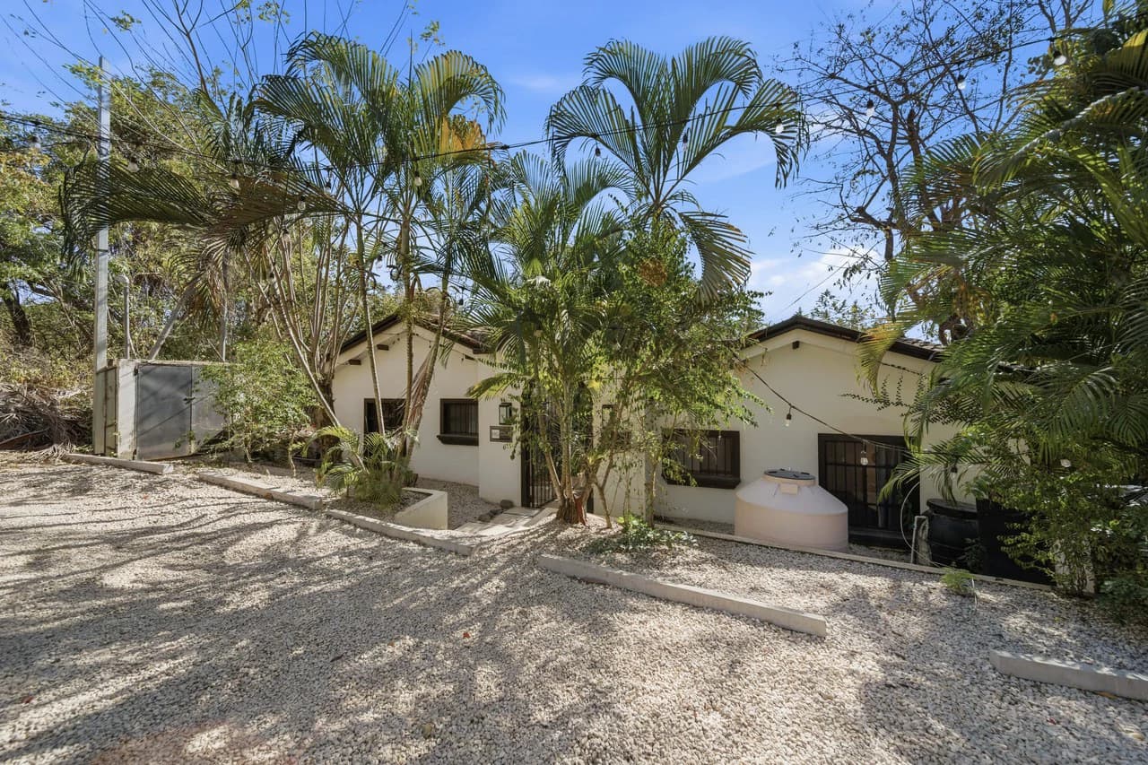 Hotel Gardenia: Turnkey Boutique Hotel in the Heart of Tamarindo - Proven Income Meets Tropical Lifestyle - photo 33