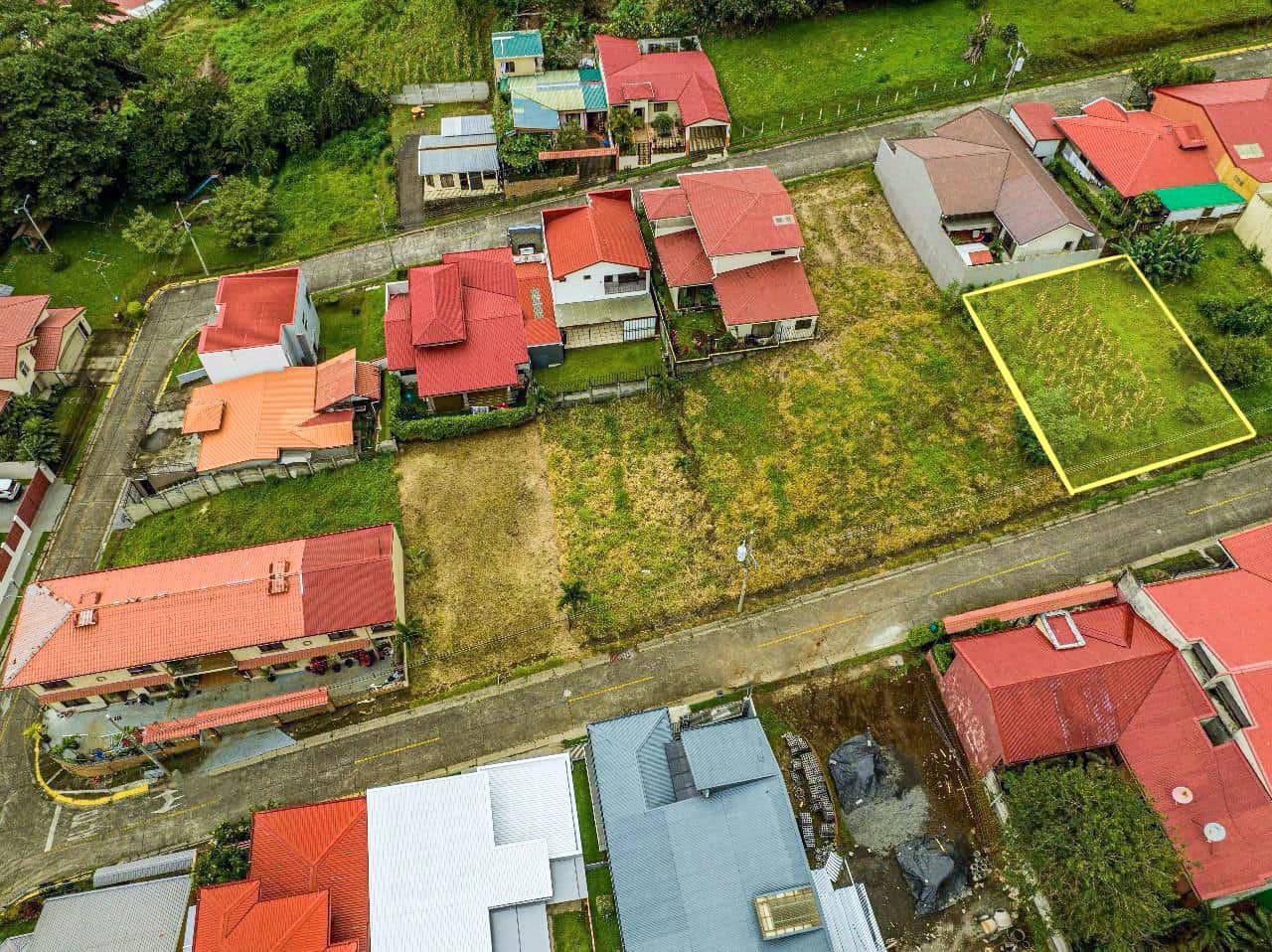 Development opportunity lot for apartments in Grecia