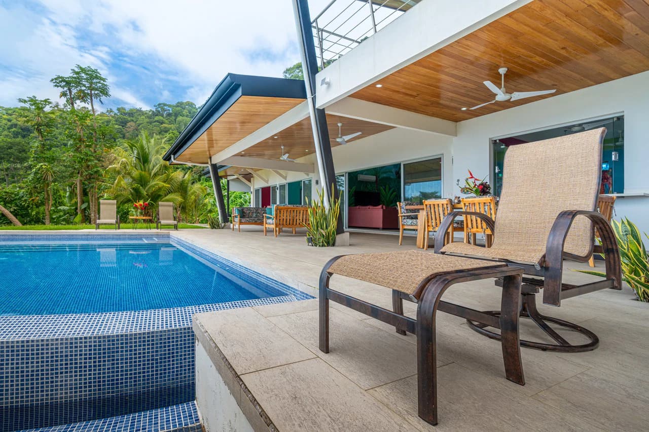 Luxury Ocean View Retreat Overlooking the Whale’s Tail – Proven Rental in Gated Enclave - photo 17