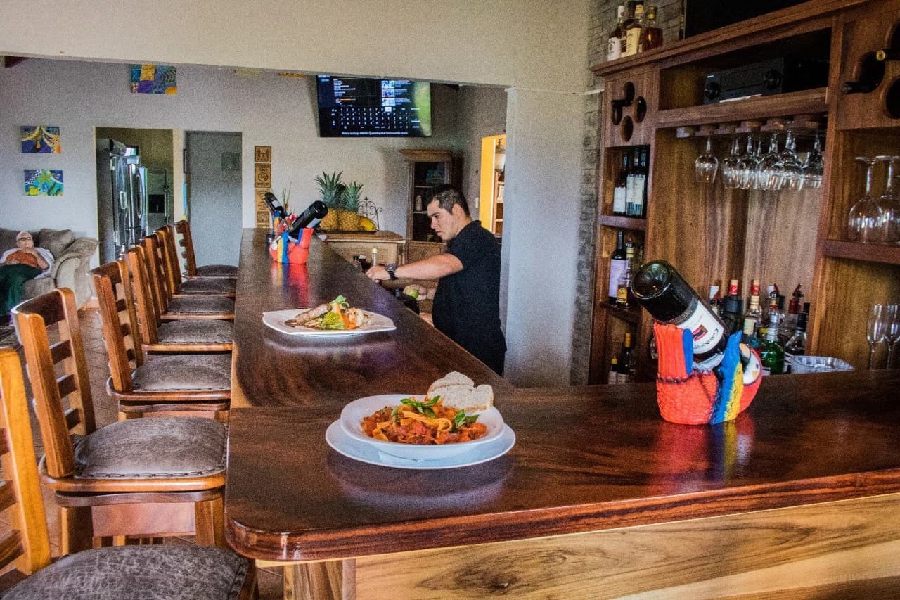 BARONS RESORT BOUTIQUE HOTEL: HOTEL BAR & RESTAURANT - photo 13