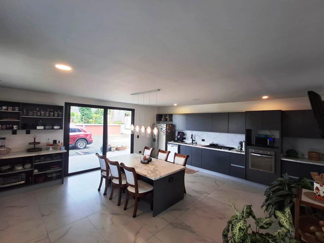 Casa Modern Elegance: 5 Bedrooms...Large Lot and Views! - photo 4