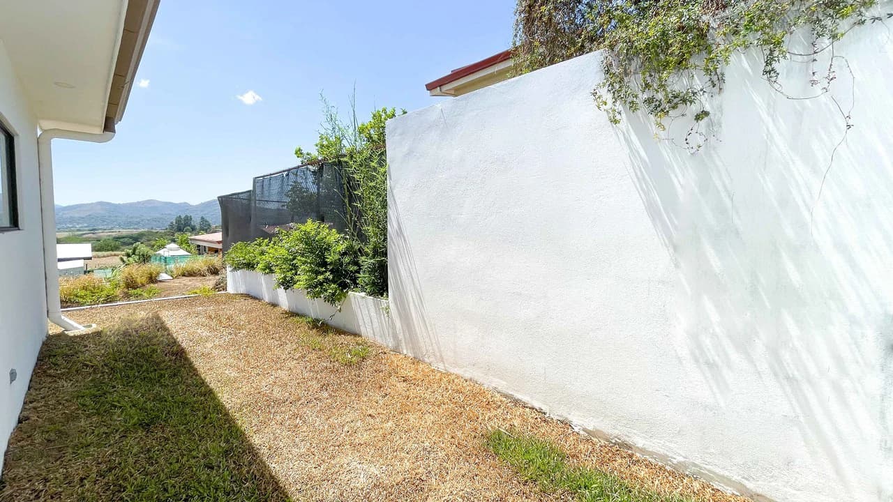 Charming New House for Sale in Gated Community - photo 16